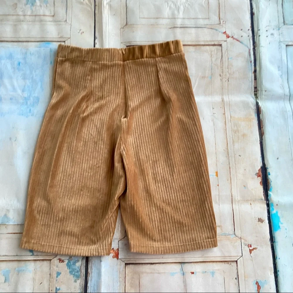 Fashion Nova Women’s Camel Velour Biker Shorts Size M